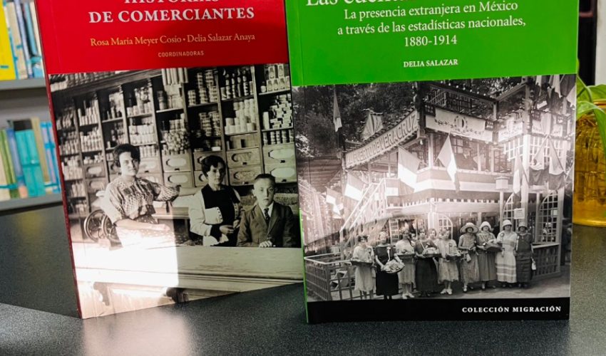 Donación  de libros de la Dra. Delia Salazar Anaya