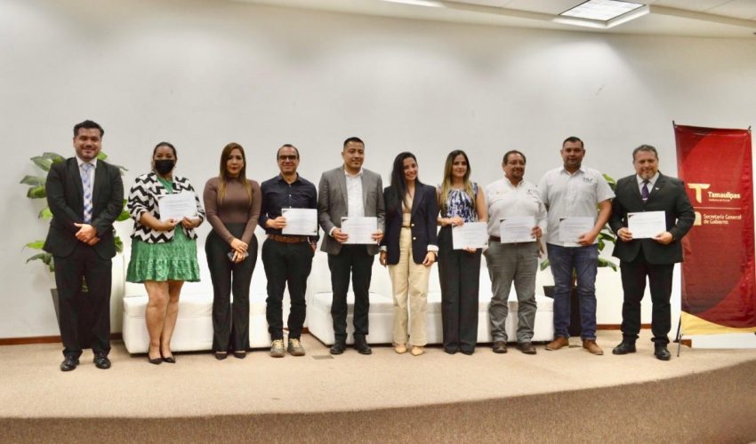 El profesor-investigador de El Colegio de Tamaulipas, Dr. Víctor Jurado Flores, participó en el panel “Atención a las Violencias en el Entorno Escolar”